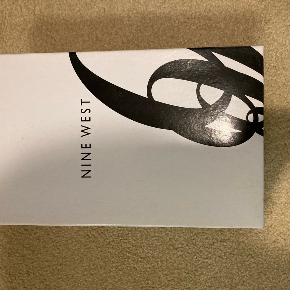 Nine West Elegant Black and White Box